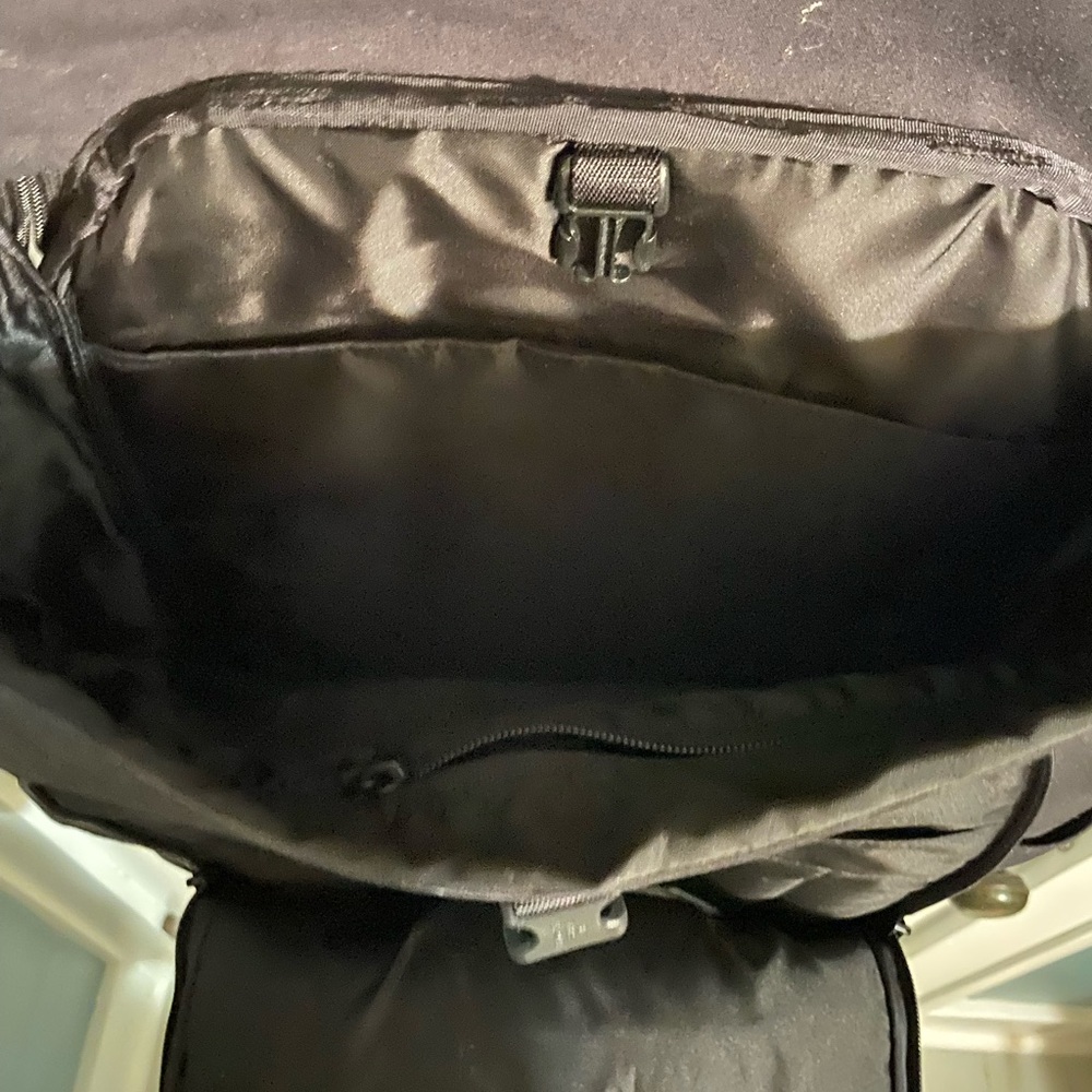 Black Early Embark Lululemon backpack - Picture 7 of 8